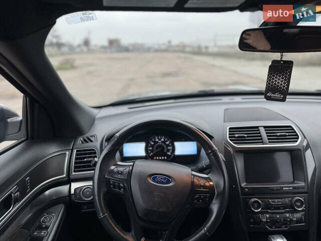 Сірий Форд Експлорер, об'ємом двигуна 3.5 л та пробігом 126 тис. км за 19999 $, фото 46 на Automoto.ua