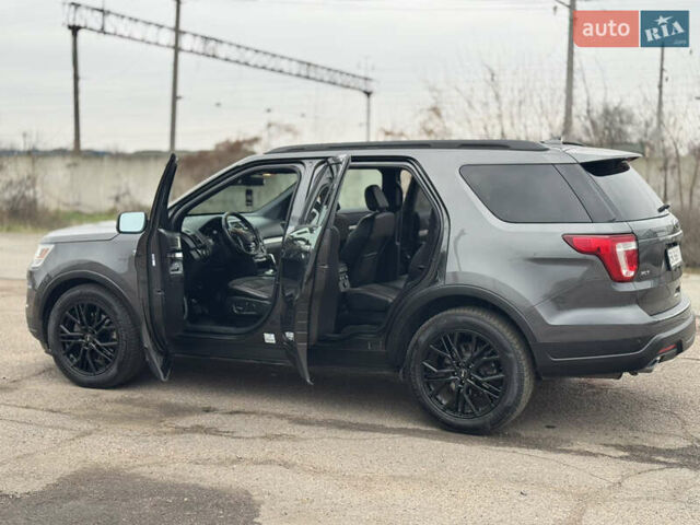 Сірий Форд Експлорер, об'ємом двигуна 3.5 л та пробігом 126 тис. км за 19999 $, фото 28 на Automoto.ua