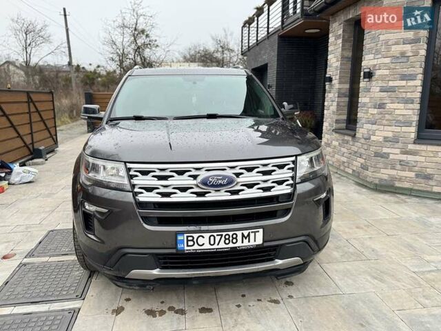 Серый Форд Эксплорер, объемом двигателя 3.5 л и пробегом 129 тыс. км за 20900 $, фото 10 на Automoto.ua