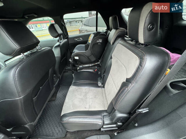 Серый Форд Эксплорер, объемом двигателя 3.73 л и пробегом 272 тыс. км за 17990 $, фото 24 на Automoto.ua