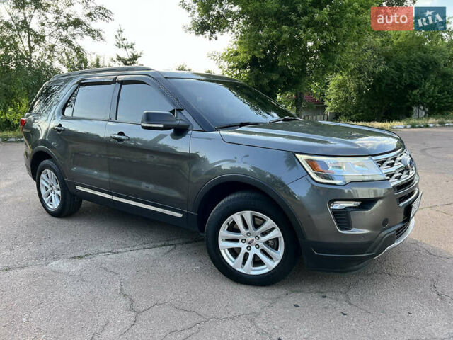 Серый Форд Эксплорер, объемом двигателя 3.5 л и пробегом 125 тыс. км за 19500 $, фото 6 на Automoto.ua