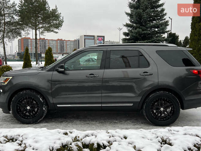 Серый Форд Эксплорер, объемом двигателя 3.5 л и пробегом 130 тыс. км за 19200 $, фото 3 на Automoto.ua