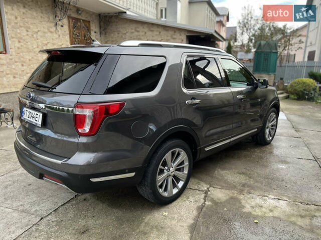 Серый Форд Эксплорер, объемом двигателя 3.5 л и пробегом 150 тыс. км за 18500 $, фото 4 на Automoto.ua
