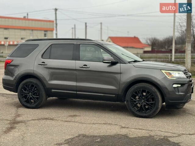 Сірий Форд Експлорер, об'ємом двигуна 3.5 л та пробігом 126 тис. км за 19999 $, фото 21 на Automoto.ua