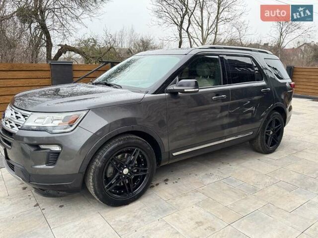 Серый Форд Эксплорер, объемом двигателя 3.5 л и пробегом 129 тыс. км за 20900 $, фото 4 на Automoto.ua