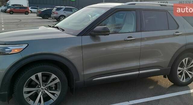 Серый Форд Эксплорер, объемом двигателя 3 л и пробегом 81 тыс. км за 37900 $, фото 2 на Automoto.ua