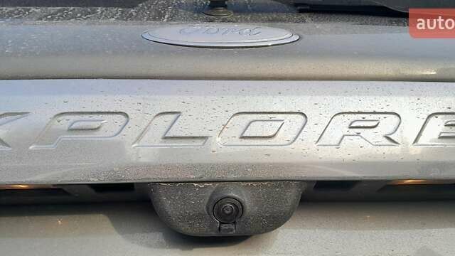 Серый Форд Эксплорер, объемом двигателя 3 л и пробегом 81 тыс. км за 37900 $, фото 19 на Automoto.ua