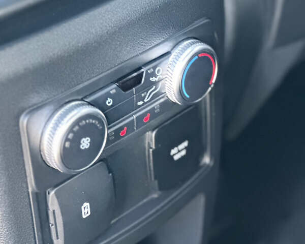 Серый Форд Эксплорер, объемом двигателя 2.26 л и пробегом 75 тыс. км за 25900 $, фото 28 на Automoto.ua