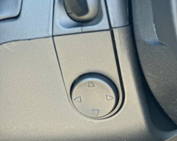 Серый Форд Эксплорер, объемом двигателя 2.26 л и пробегом 75 тыс. км за 25900 $, фото 25 на Automoto.ua