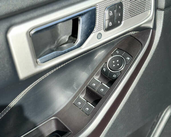 Серый Форд Эксплорер, объемом двигателя 2.26 л и пробегом 75 тыс. км за 25900 $, фото 21 на Automoto.ua