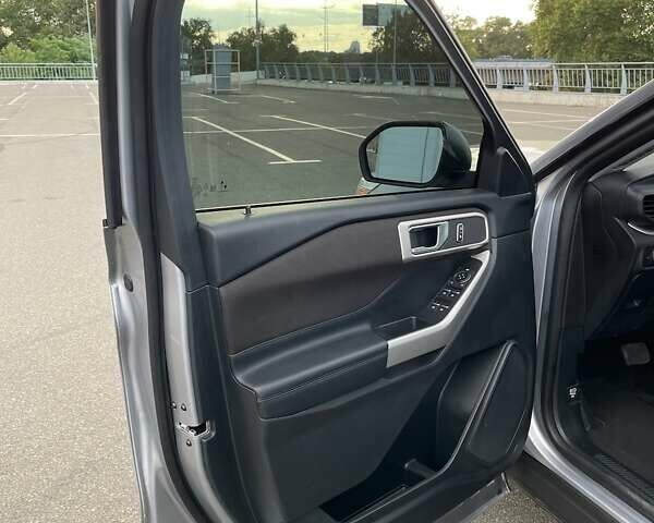 Серый Форд Эксплорер, объемом двигателя 2.26 л и пробегом 75 тыс. км за 24800 $, фото 37 на Automoto.ua