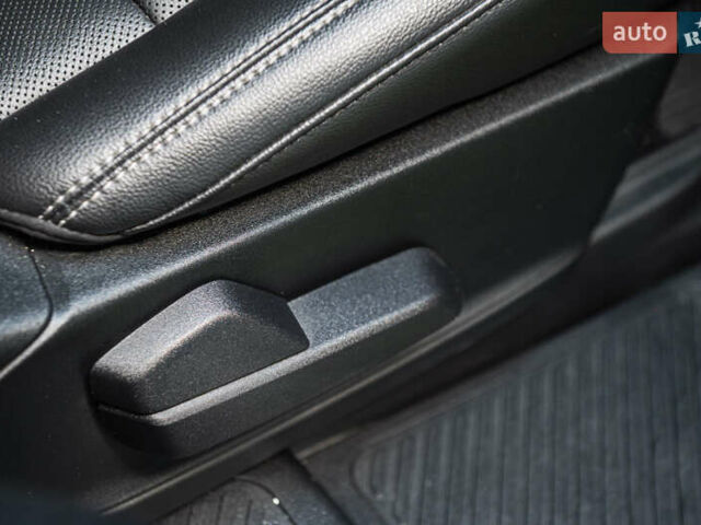 Серый Форд Эксплорер, объемом двигателя 3.3 л и пробегом 97 тыс. км за 33300 $, фото 28 на Automoto.ua