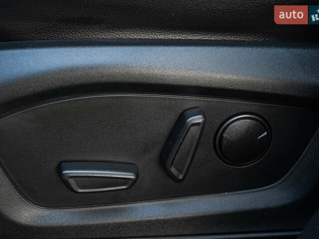 Серый Форд Эксплорер, объемом двигателя 3.3 л и пробегом 97 тыс. км за 33300 $, фото 36 на Automoto.ua