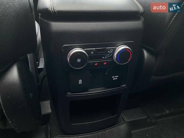 Сірий Форд Експлорер, об'ємом двигуна 3.34 л та пробігом 105 тис. км за 35100 $, фото 27 на Automoto.ua