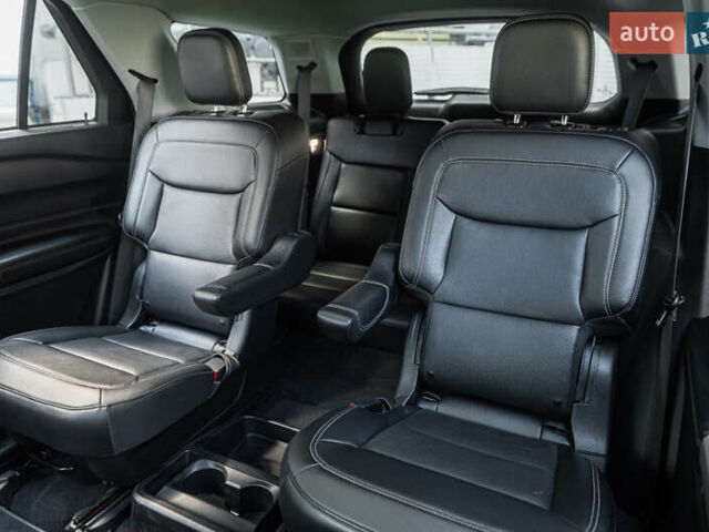 Серый Форд Эксплорер, объемом двигателя 3.3 л и пробегом 97 тыс. км за 33300 $, фото 63 на Automoto.ua