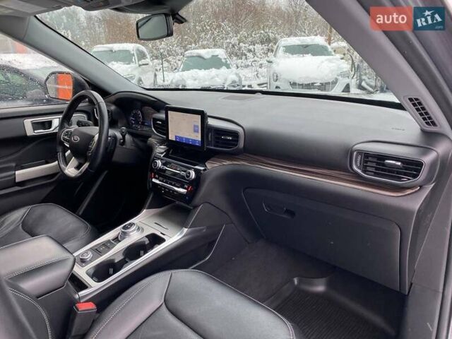 Серый Форд Эксплорер, объемом двигателя 3.34 л и пробегом 105 тыс. км за 35600 $, фото 9 на Automoto.ua