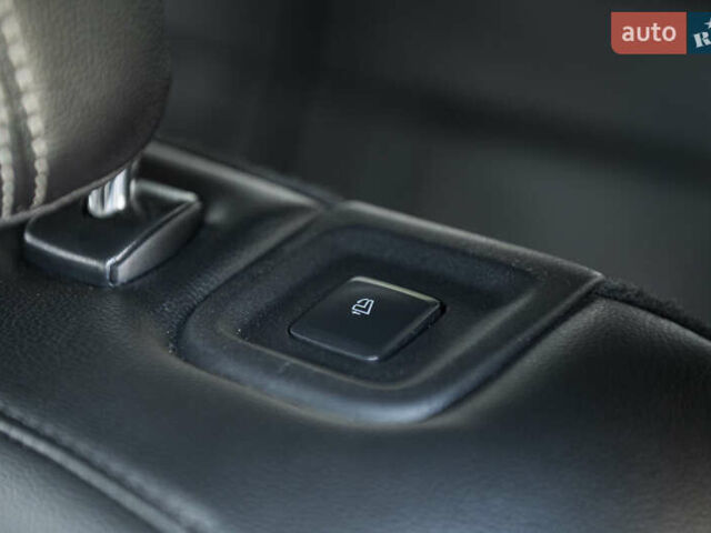 Серый Форд Эксплорер, объемом двигателя 3.3 л и пробегом 97 тыс. км за 33300 $, фото 65 на Automoto.ua