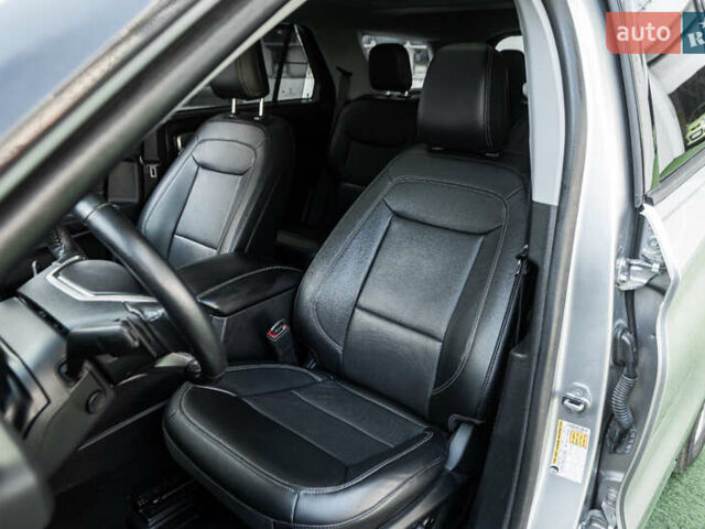 Серый Форд Эксплорер, объемом двигателя 3.3 л и пробегом 97 тыс. км за 33300 $, фото 59 на Automoto.ua