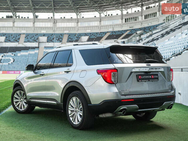 Серый Форд Эксплорер, объемом двигателя 3.3 л и пробегом 97 тыс. км за 33300 $, фото 1 на Automoto.ua