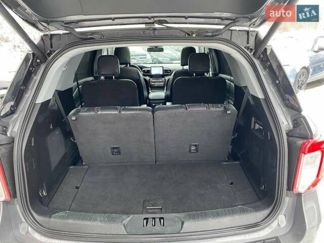 Серый Форд Эксплорер, объемом двигателя 3.34 л и пробегом 105 тыс. км за 35600 $, фото 33 на Automoto.ua