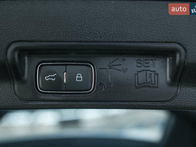 Серый Форд Эксплорер, объемом двигателя 3.3 л и пробегом 97 тыс. км за 33300 $, фото 18 на Automoto.ua