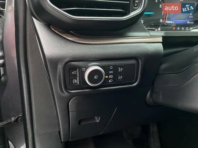 Серый Форд Эксплорер, объемом двигателя 3.34 л и пробегом 105 тыс. км за 35600 $, фото 13 на Automoto.ua