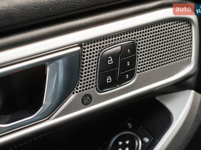 Серый Форд Эксплорер, объемом двигателя 3.3 л и пробегом 97 тыс. км за 33300 $, фото 31 на Automoto.ua