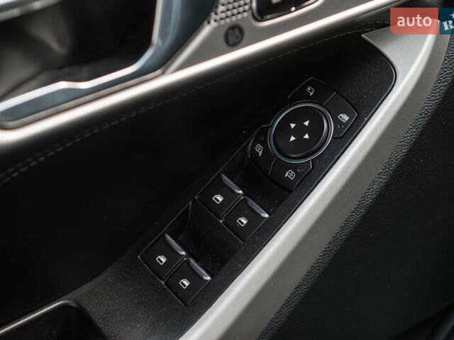 Серый Форд Эксплорер, объемом двигателя 3.3 л и пробегом 97 тыс. км за 33300 $, фото 32 на Automoto.ua