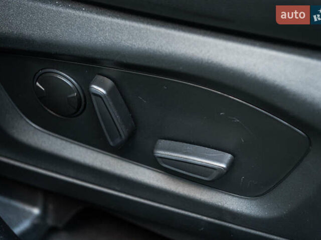 Серый Форд Эксплорер, объемом двигателя 3.3 л и пробегом 97 тыс. км за 33300 $, фото 22 на Automoto.ua