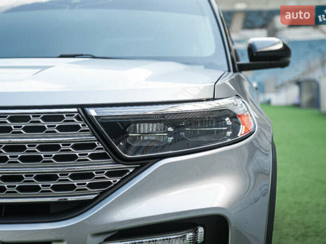 Серый Форд Эксплорер, объемом двигателя 3.3 л и пробегом 97 тыс. км за 33300 $, фото 10 на Automoto.ua