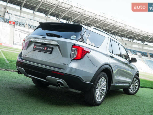 Серый Форд Эксплорер, объемом двигателя 3.3 л и пробегом 97 тыс. км за 33300 $, фото 16 на Automoto.ua