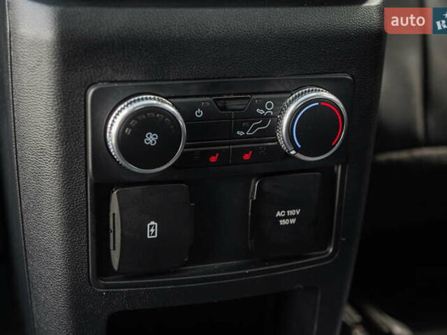 Серый Форд Эксплорер, объемом двигателя 3.3 л и пробегом 97 тыс. км за 33300 $, фото 66 на Automoto.ua