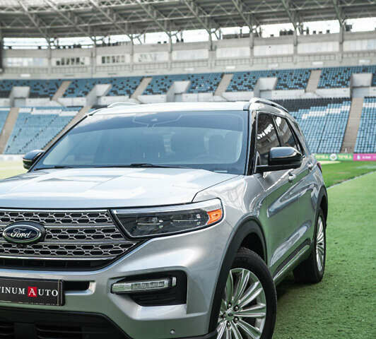 Серый Форд Эксплорер, объемом двигателя 3.3 л и пробегом 97 тыс. км за 33300 $, фото 4 на Automoto.ua