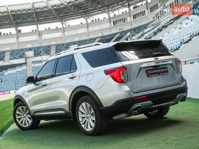 Серый Форд Эксплорер, объемом двигателя 3.3 л и пробегом 97 тыс. км за 33300 $, фото 11 на Automoto.ua