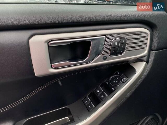 Серый Форд Эксплорер, объемом двигателя 3.34 л и пробегом 105 тыс. км за 35600 $, фото 12 на Automoto.ua