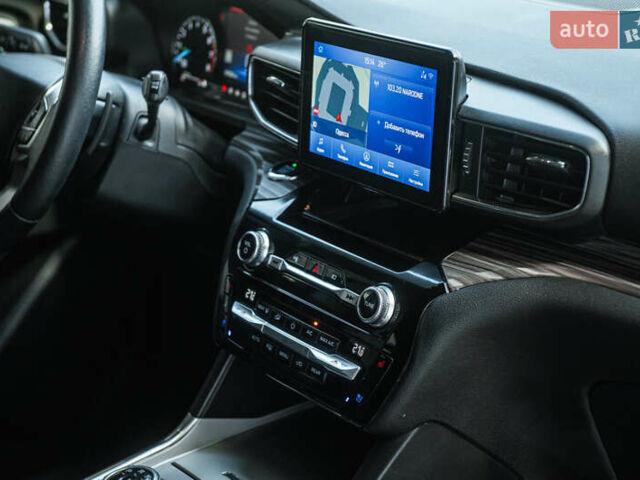 Серый Форд Эксплорер, объемом двигателя 3.3 л и пробегом 97 тыс. км за 33300 $, фото 24 на Automoto.ua