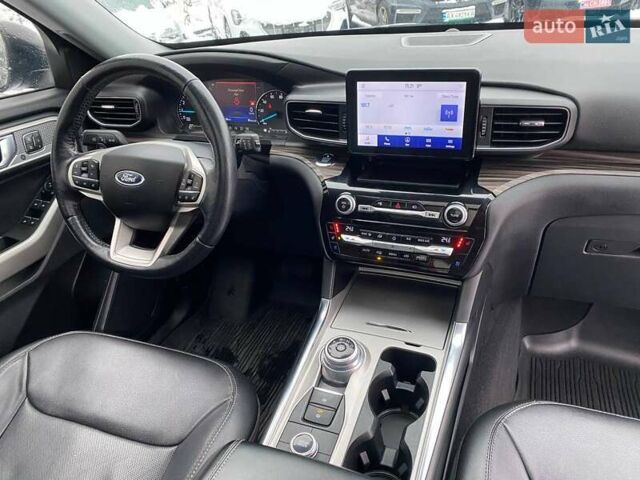 Серый Форд Эксплорер, объемом двигателя 3.34 л и пробегом 105 тыс. км за 35600 $, фото 10 на Automoto.ua