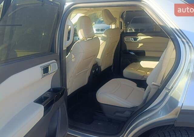 Сірий Форд Експлорер, об'ємом двигуна 3 л та пробігом 65 тис. км за 34000 $, фото 26 на Automoto.ua