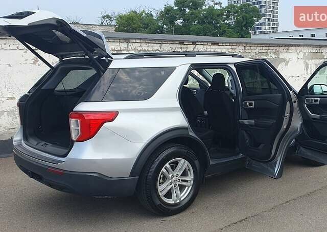 Серый Форд Эксплорер, объемом двигателя 2.26 л и пробегом 82 тыс. км за 28000 $, фото 23 на Automoto.ua