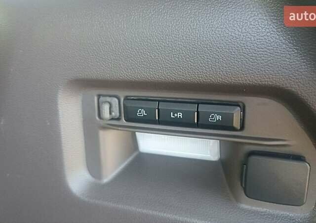 Сірий Форд Експлорер, об'ємом двигуна 3 л та пробігом 65 тис. км за 34000 $, фото 30 на Automoto.ua