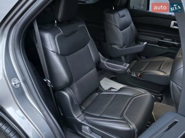 Серый Форд Эксплорер, объемом двигателя 3 л и пробегом 43 тыс. км за 39500 $, фото 12 на Automoto.ua