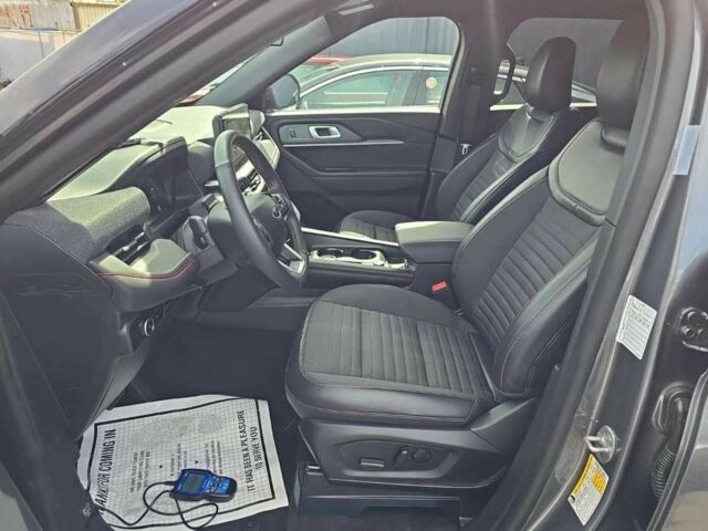 Сірий Форд Експлорер, об'ємом двигуна 0 л та пробігом 14 тис. км за 48000 $, фото 4 на Automoto.ua