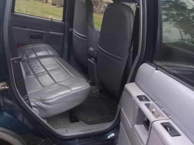 Синий Форд Эксплорер, объемом двигателя 4 л и пробегом 380 тыс. км за 3700 $, фото 4 на Automoto.ua