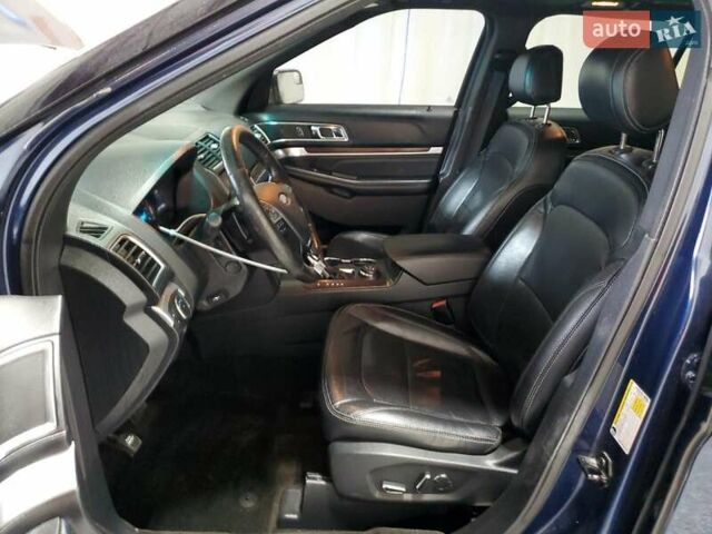 Синий Форд Эксплорер, объемом двигателя 3.5 л и пробегом 161 тыс. км за 2700 $, фото 6 на Automoto.ua