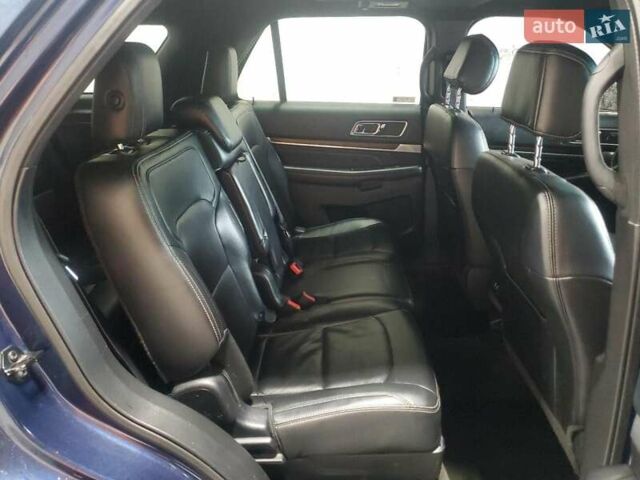 Синий Форд Эксплорер, объемом двигателя 3.5 л и пробегом 161 тыс. км за 2700 $, фото 10 на Automoto.ua