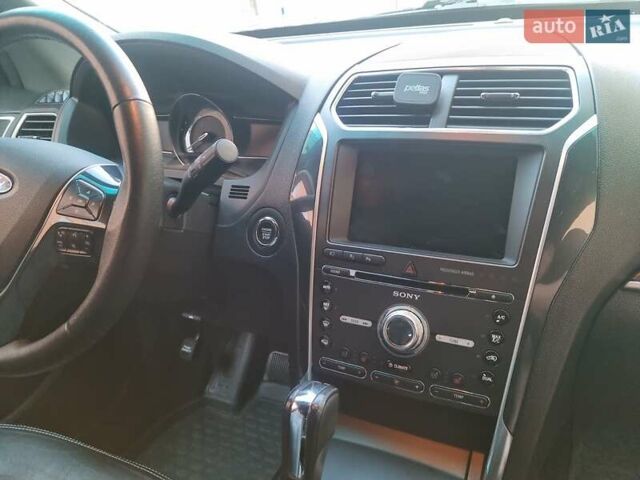 Синий Форд Эксплорер, объемом двигателя 3.5 л и пробегом 158 тыс. км за 18000 $, фото 10 на Automoto.ua