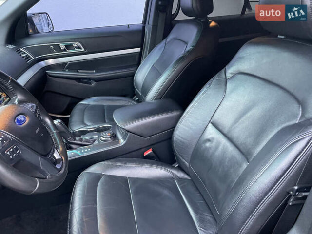 Синій Форд Експлорер, об'ємом двигуна 3.5 л та пробігом 205 тис. км за 16900 $, фото 40 на Automoto.ua