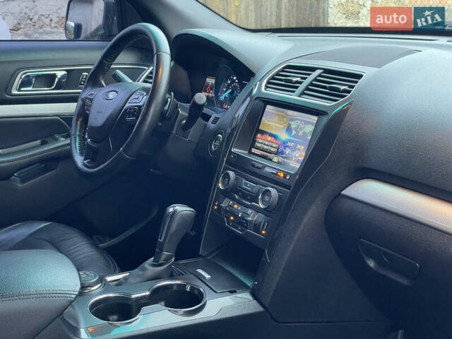 Синій Форд Експлорер, об'ємом двигуна 3.5 л та пробігом 205 тис. км за 16900 $, фото 48 на Automoto.ua
