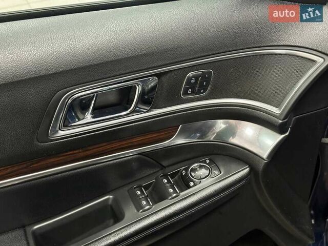 Синій Форд Експлорер, об'ємом двигуна 3.5 л та пробігом 232 тис. км за 15490 $, фото 19 на Automoto.ua