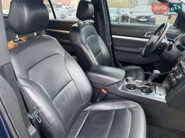 Синий Форд Эксплорер, объемом двигателя 2.3 л и пробегом 123 тыс. км за 14800 $, фото 16 на Automoto.ua
